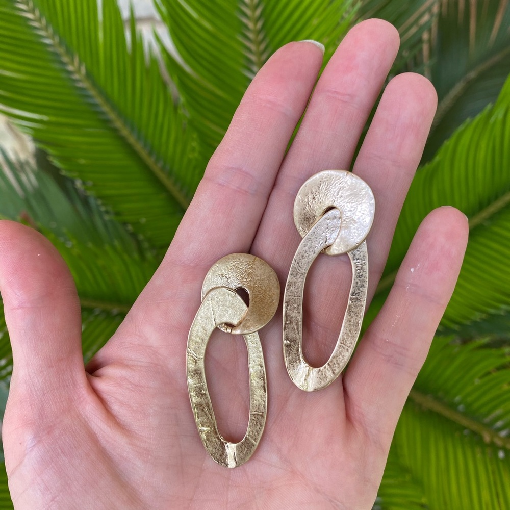 New! James Earrings - Picture 4 of 6